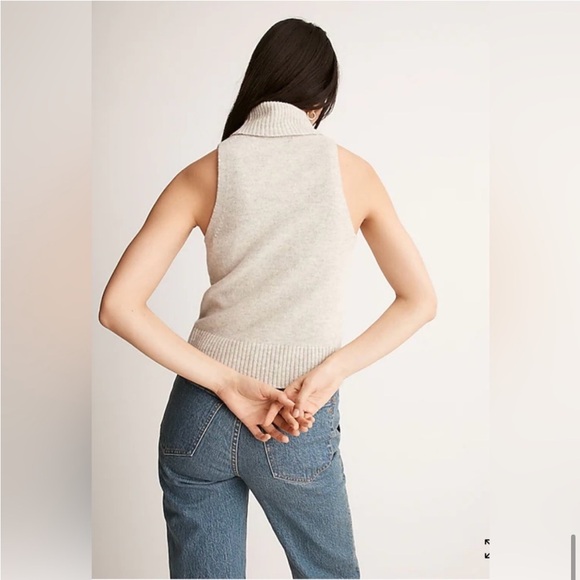 Madewell Hallowell Turtleneck Sweater Tank Small
NWT - Picture 2 of 8